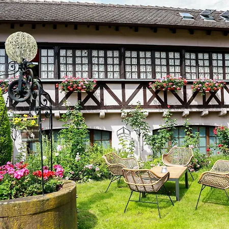 - Restaurant Le Cerf & 4*