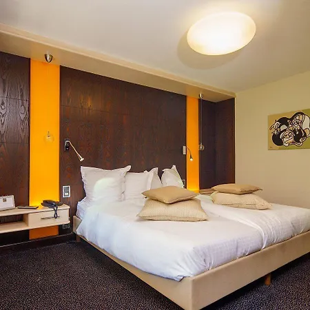 - Restaurant Le Cerf & Отель 4*