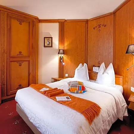 - Restaurant Le Cerf & Hotel 4*