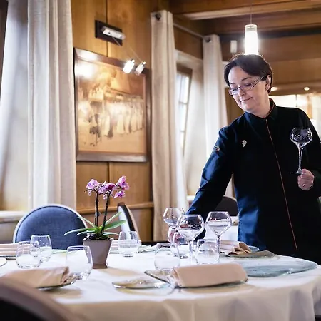 - Restaurant Le Cerf & Отель 4*