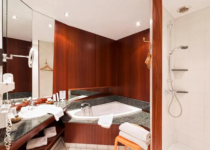 - Restaurant Le Cerf & Hotel 4*