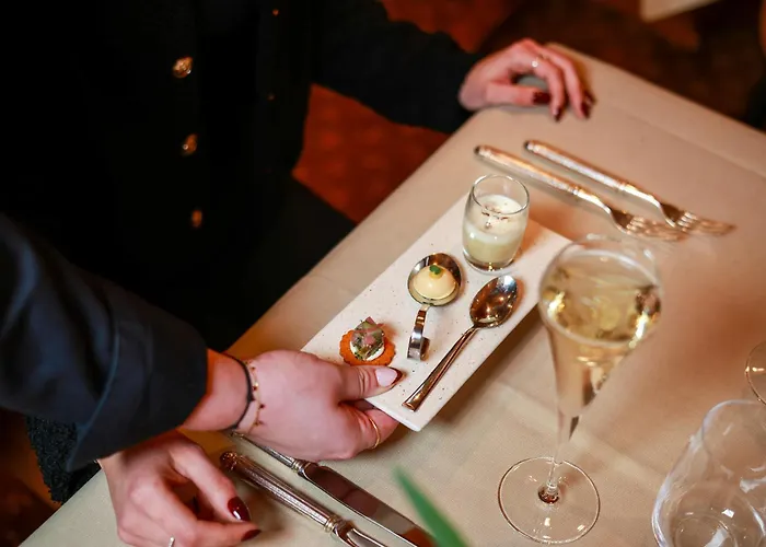 - Restaurant Le Cerf &