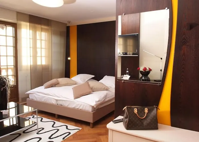 Hotel - Restaurant Le Cerf & 4*