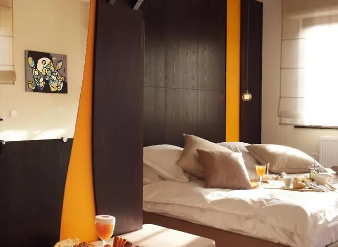 - Restaurant Le Cerf & Hotell 4*