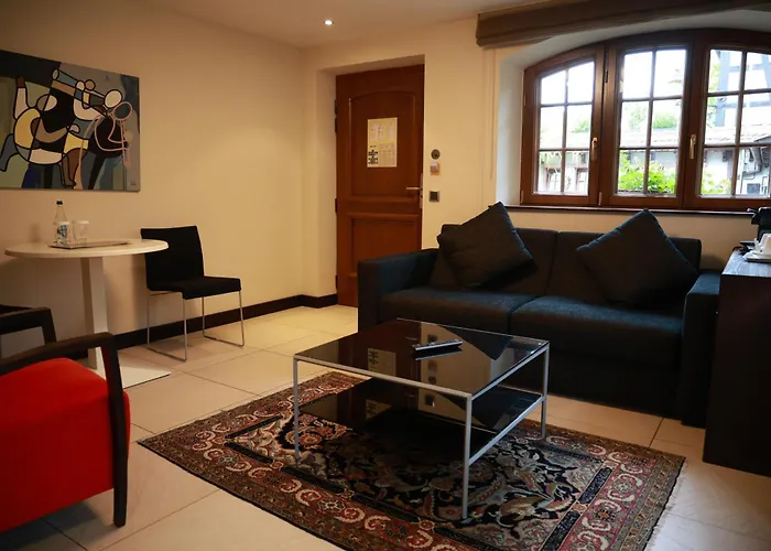 - Restaurant Le Cerf & 4*