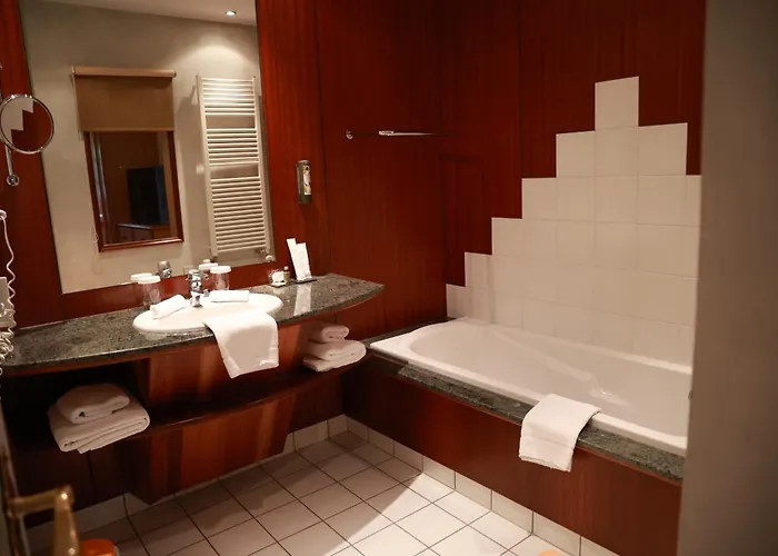 - Restaurant Le Cerf & Hotell