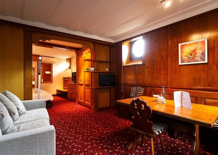 - Restaurant Le Cerf & 4*